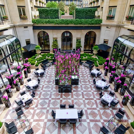Four Seasons Hotel George V Paris-3