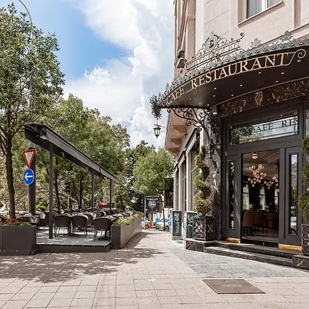 Hotel Balkan-2