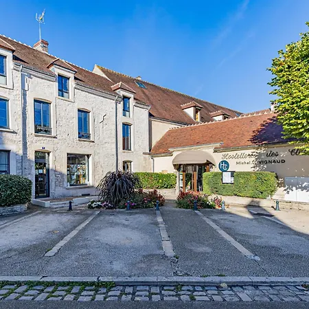 Logis Hostellerie Des Clos Et Restaurant Bistrot Des Grands Crus Et Maison De La Tour Chablis-2