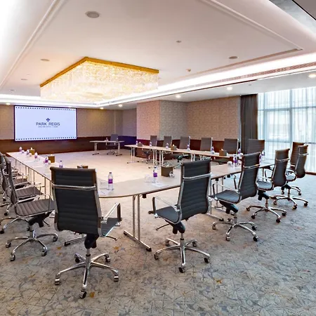 Park Regis Kris Kin Hotel-2