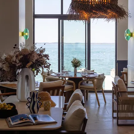 Les Vagues Hotel & Spa-3