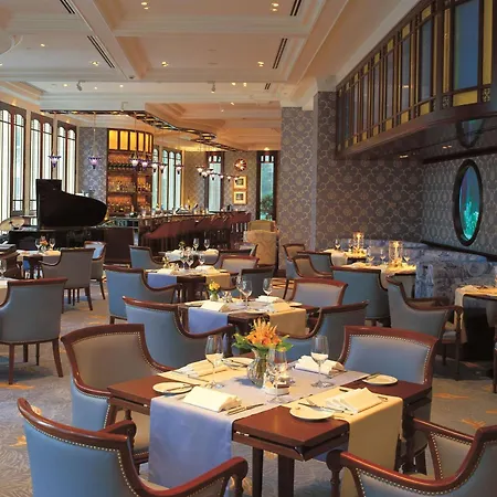 Island Shangri-La, Hong Kong-3