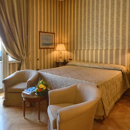 Grand Hotel Vesuvio-3