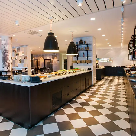 Best Western Plus Hotel Plaza-3