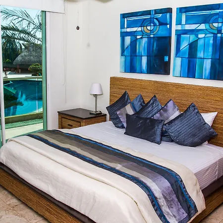 B Pichilingue Rooms & Beach Club-3