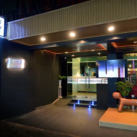 De Lux Bangkok Hotel-2