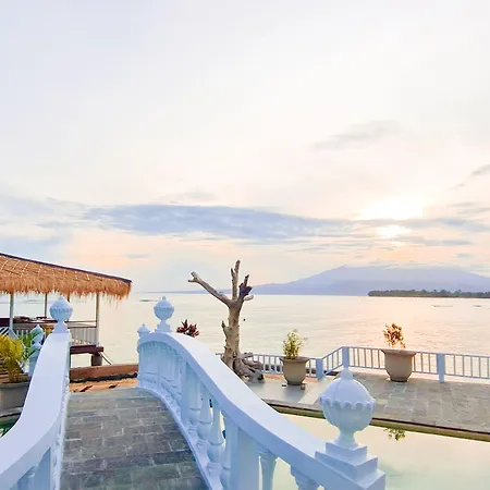 Gili Beachfront Suites-2