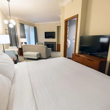 Sutton Place Hotel Revelstoke Mountain Resort-2