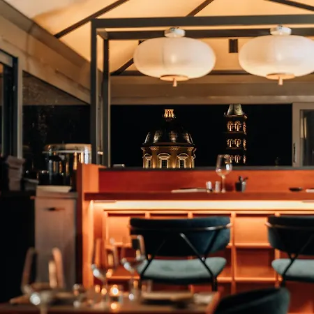 Hotel 77 Seventy-Seven - Maison D'Art Collection-3