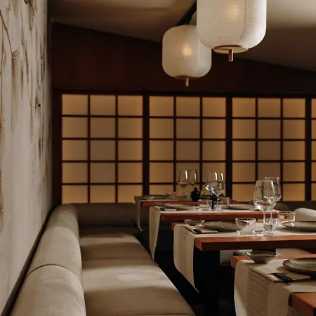 Hotel 77 Seventy-Seven - Maison D'Art Collection-2
