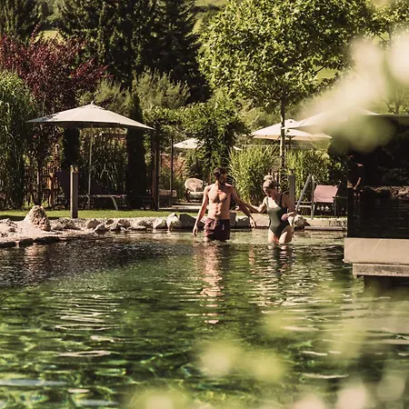 Wellness Und Brunch Hotel Morgenzeit Beheizter Naturteich Genuss Fruehstueck Bis 13 Uhr Hochkoenig Sommercard-2