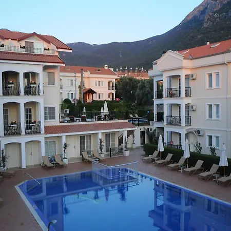 Sea Breeze Hotel And Apartments-3