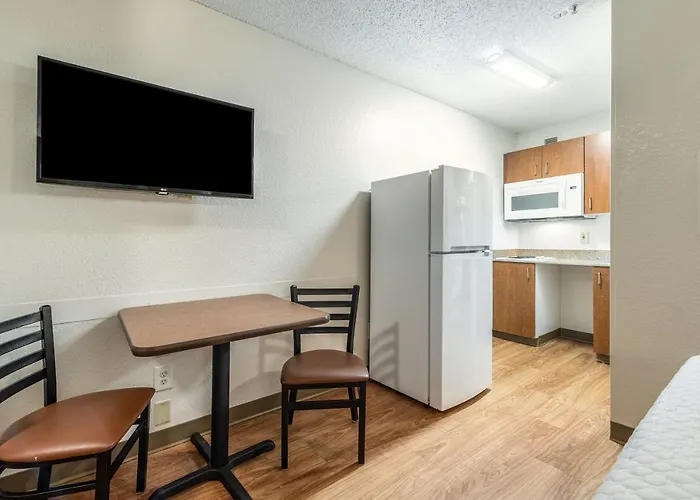 Motels Hometowne Studios By Red Roof Tacoma - Hosmer