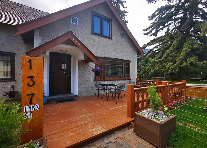 Riverfront Estate Bed&Breakfast Banff