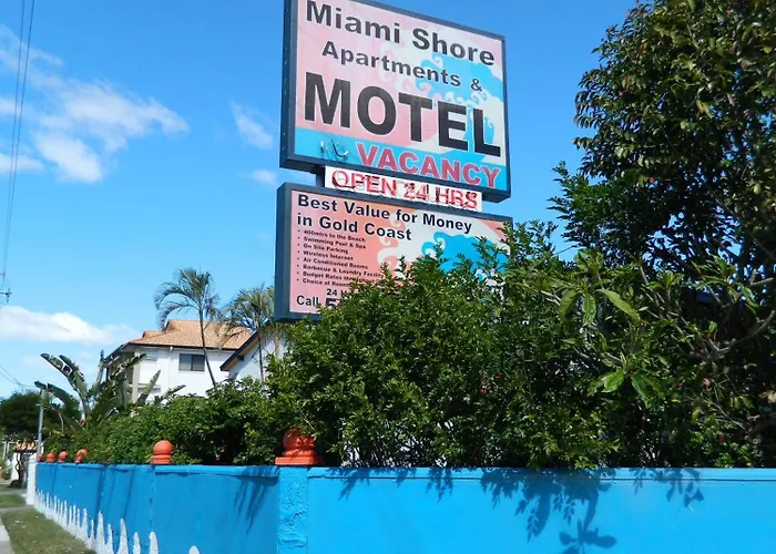 Motel: Miami Shore Apartments & Motel