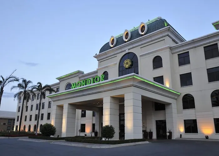 4 star hotel: Mondior At Emperors Palace
