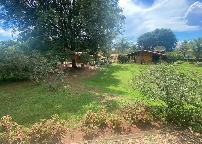 Hotel: Família Busca-pé