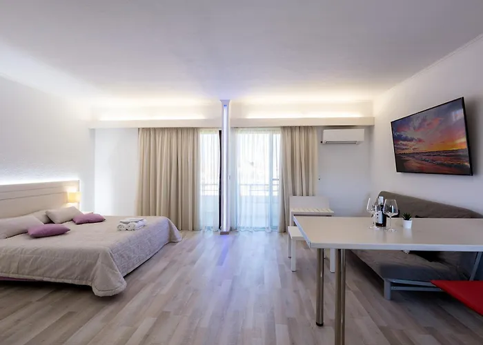 Terinikos Sunny Garden & Junior Suites