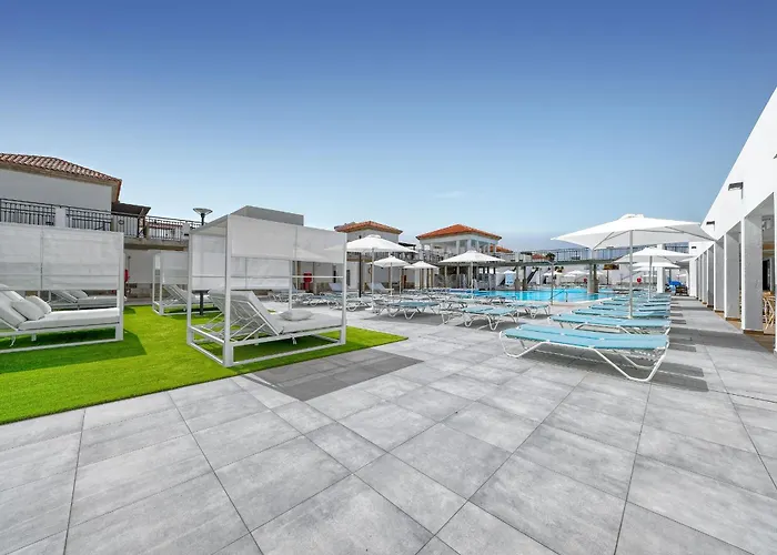 Hotel Ping Pong: Broncemar Beach Suites