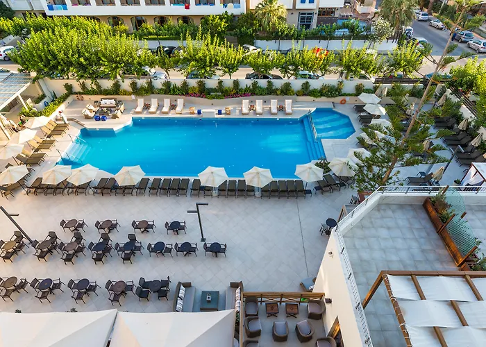 4 star hotel: Theartemis Palace