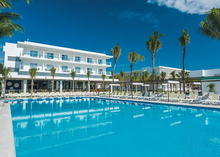 Hotels with tennis Riu Playacar