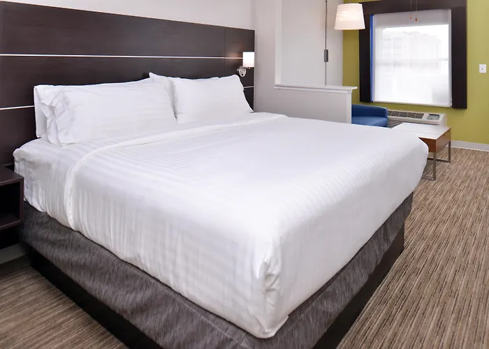Hot Tub in Room Holiday Inn Express & Suites Corpus Christi-N Padre Island By Ihg