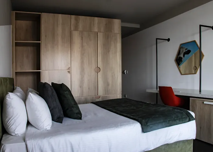 Luxury hotel only: Cavalieri Hotel Malta, A Member Of Radisson Individuals