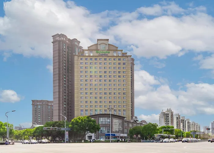 Сity center hotels Holiday Inn Express Suzhou Changjiang By Ihg