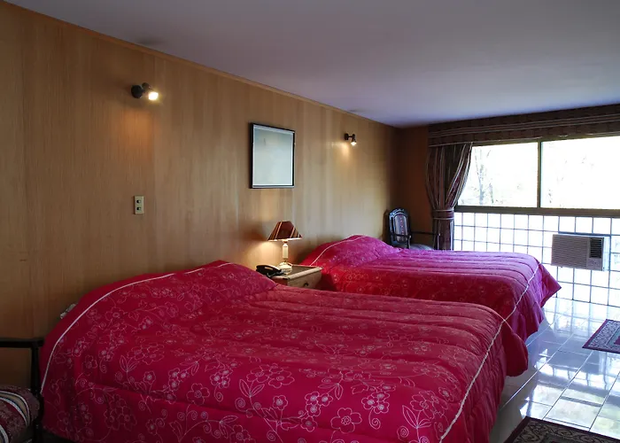 Windsor Suites