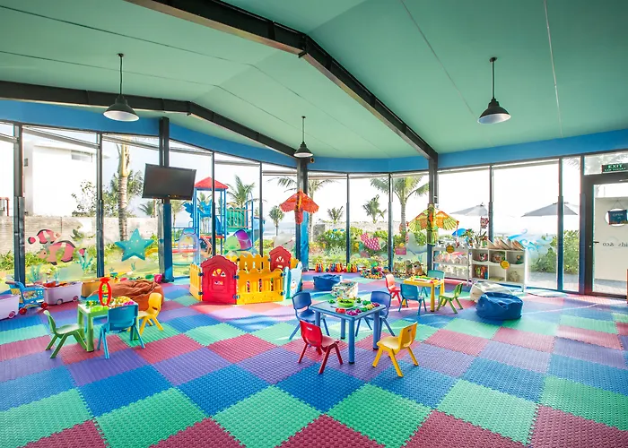 Resort: Melia Danang Beach Resort