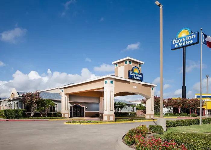 Days Inn & Suites By Wyndham Central