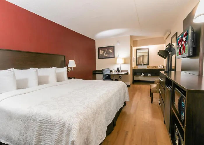 Red Roof Inn Plus+ Birmingham East - /Airport