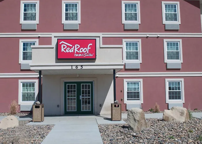 Motel: Red Roof Inn & Suites Dickinson
