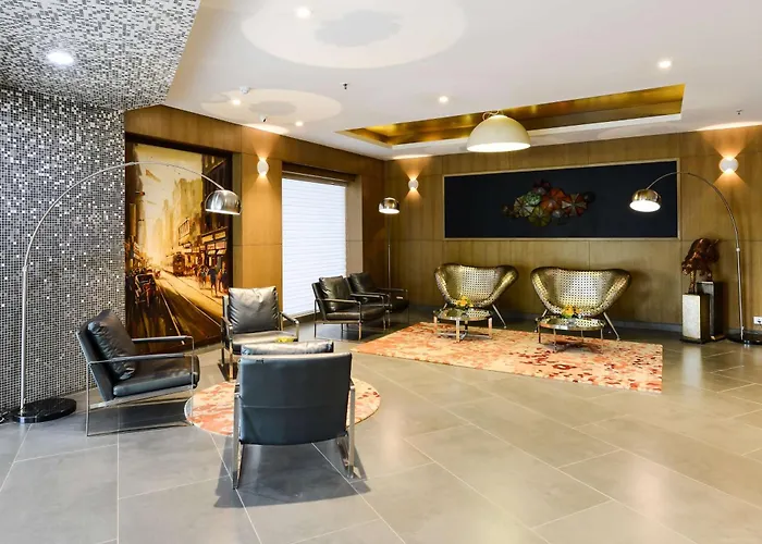 Luxury hotel only: Howard Johnson By Wyndham, Kolkata Airport