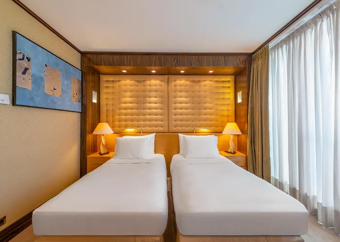 Central hotel: Nh Collection Prague Carlo IV