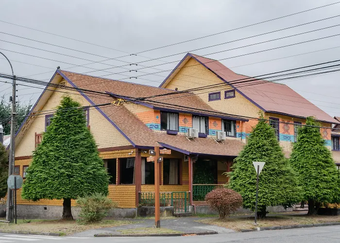 Hotel 3 estrelas: Socialtel Plaza Pucon - Formerly Selina Plaza Pucon