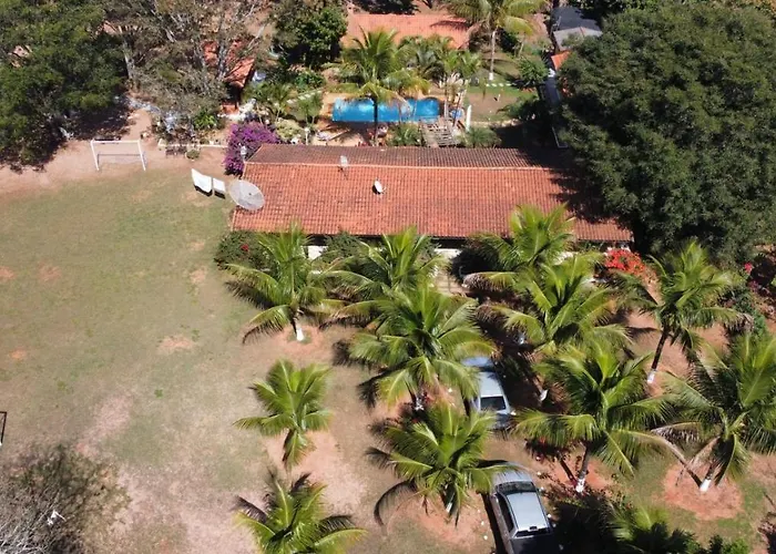 Hotel: Família Busca-pé