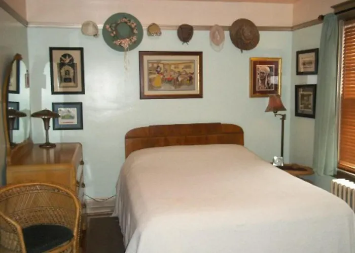3 star hotels Sentimental Journey