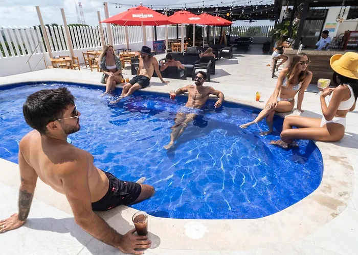 Hotel: Nomads Party Hotel
