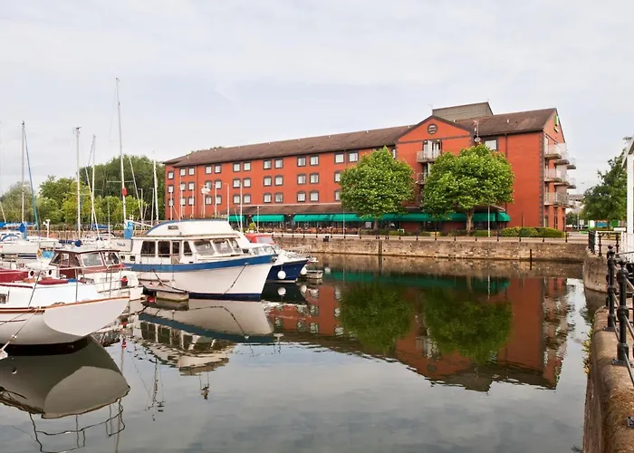 Pet Friendly hotel: Holiday Inn Hull Marina By Ihg