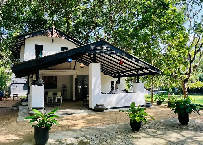 Pet Friendly hotel: Hotel Sigiriya Kele