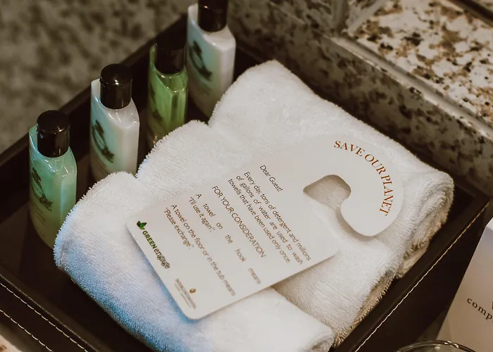 Hotel with pool: Intercontinental Hanoi Landmark72 By Ihg