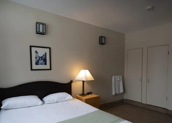 Hotel near College: Ywca Banff Hotel