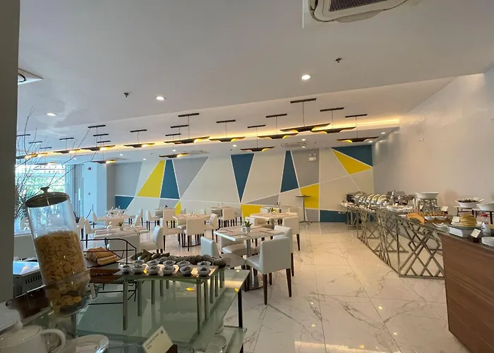 Golden Peak & Suites Powered By Cocotel