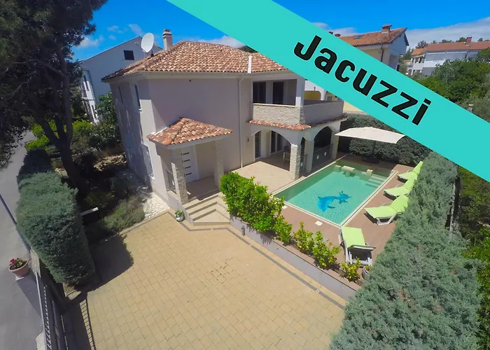  Krk-4 Bedrooms, 4 Bathrooms With Heated Pool And Jacuzzi, 150M From The Sea