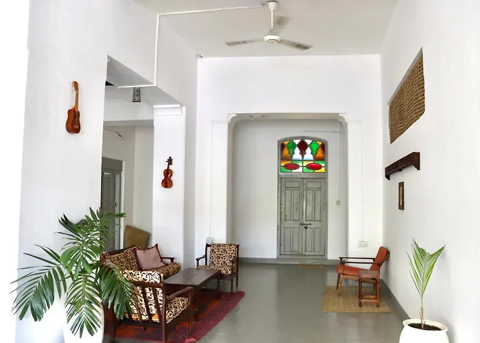 3 star hotels Balcony House