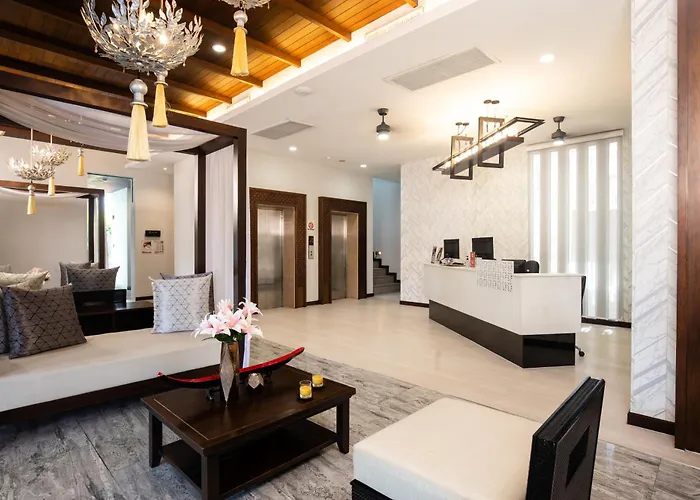 Luxury hotel only: De Chai Colonial Hotel & Spa