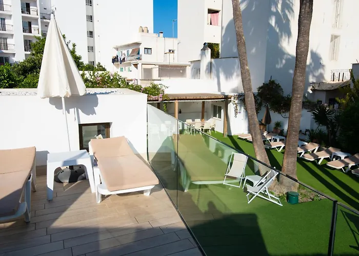 Cheap hotel: Hotel Tarba