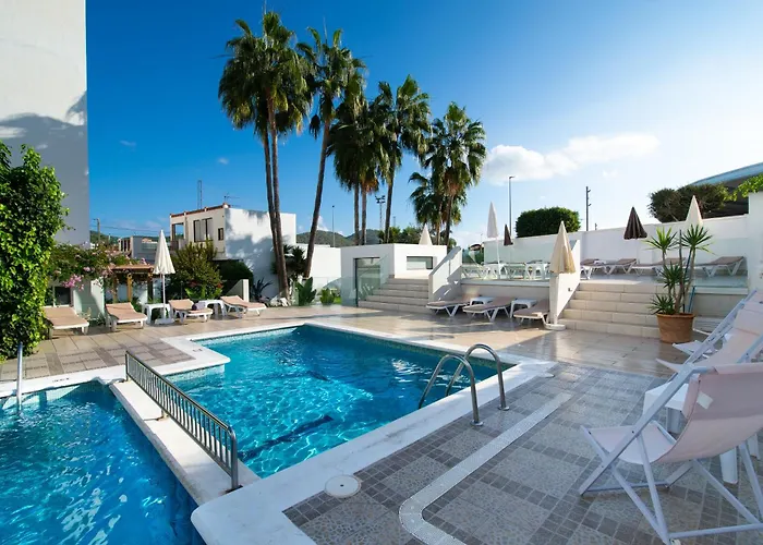 Cheap hotel: Hotel Tarba