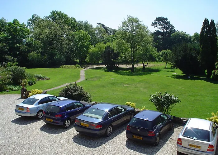 Farnham House Hotel